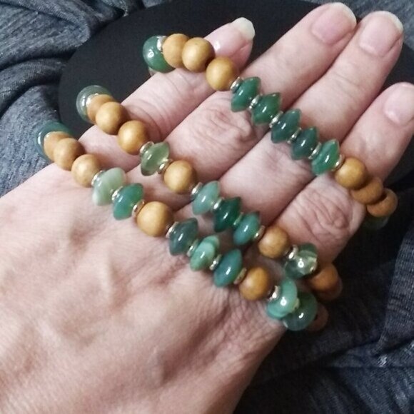 ๐๐๐ 3/$25! Green Agate & Sandalwood Beaded Bracelet 6" Wrists - Boho - Picture 9 of 9